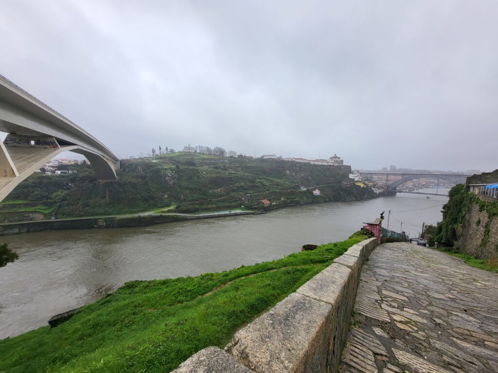Een straat in Porto, Portugal